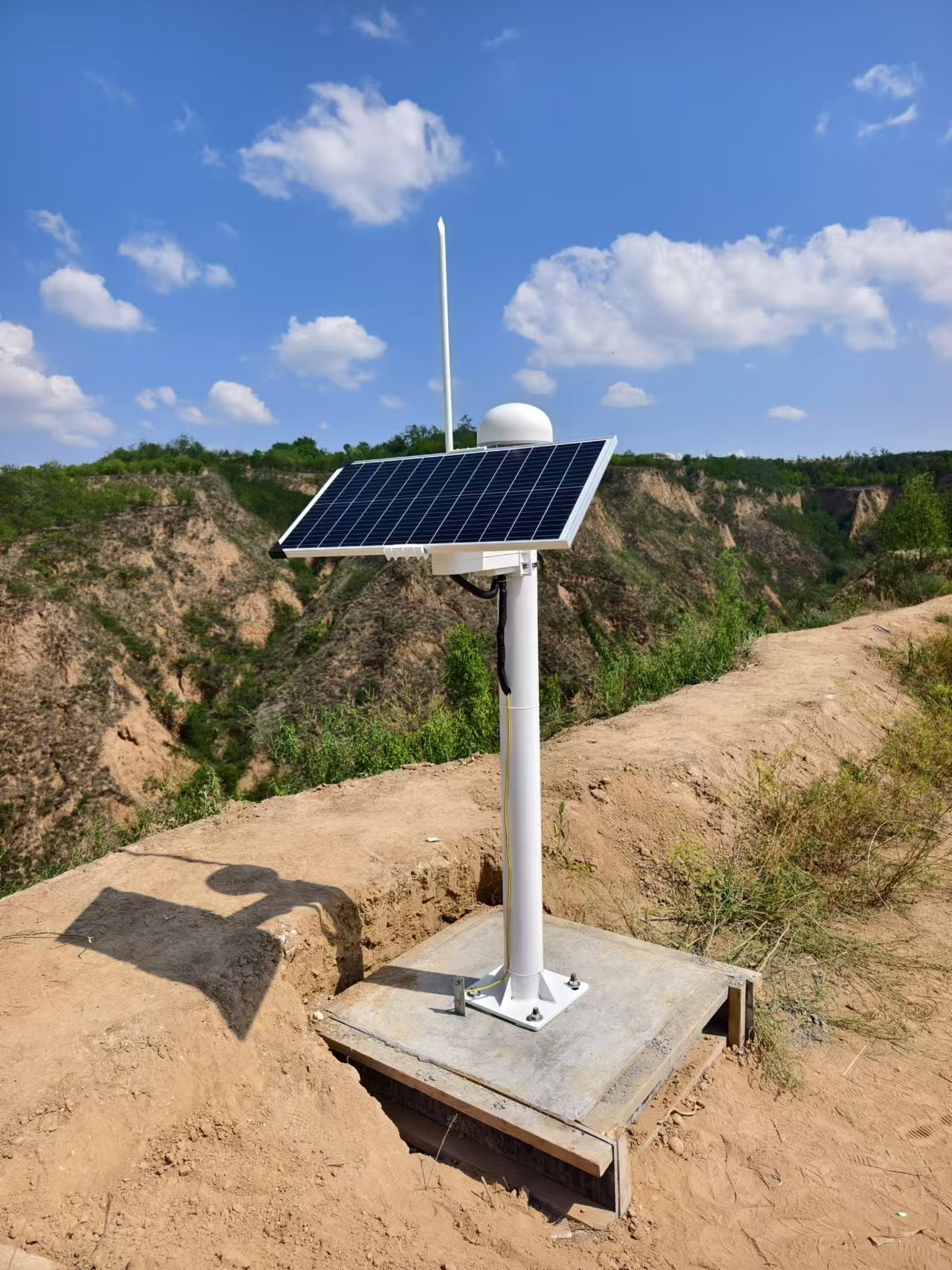 中石油煤層有限責任公司韓城采氣管理區(qū)邊坡監(jiān)測站 (5).jpg